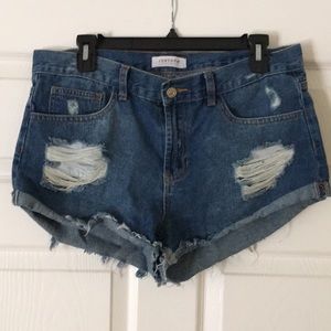 Distressed denim shorts Size: L